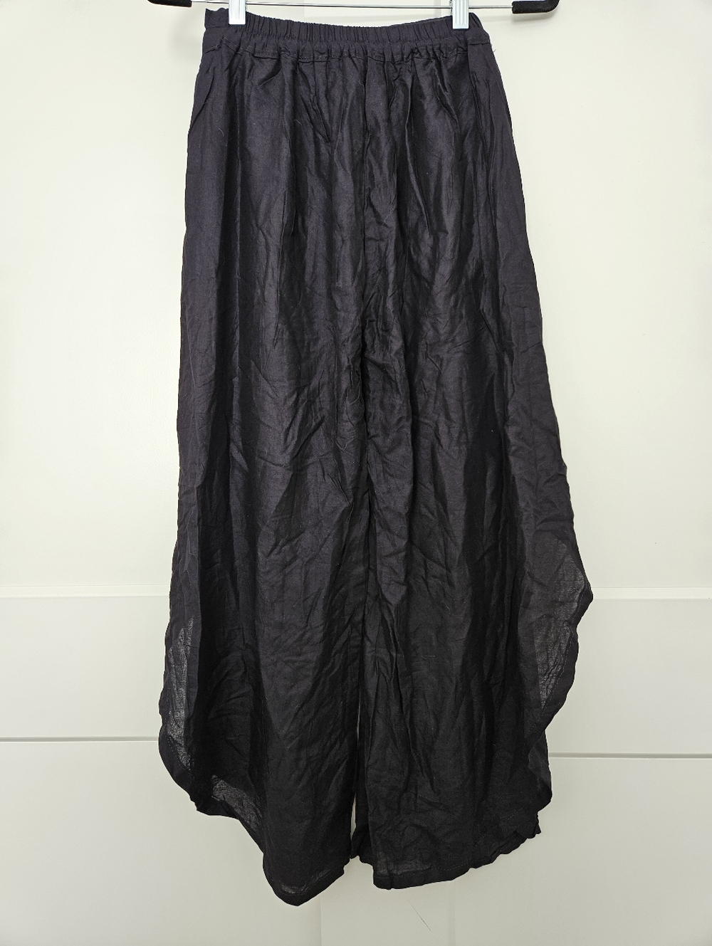Black Tulip Palazzo Pants. - Picture 7 of 7